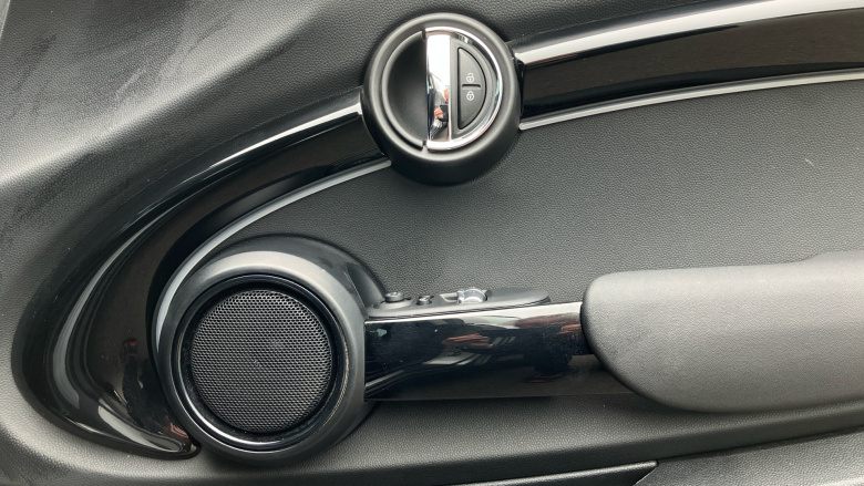 MINI Hatchback 1.5 Cooper Classic Premium 3dr Auto Petrol Hatchback